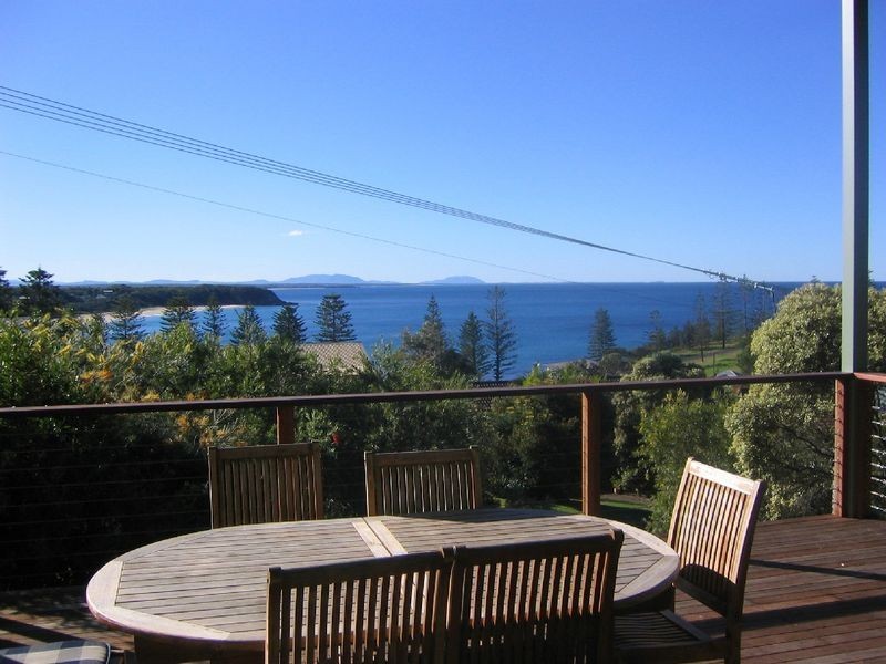 18 High Street, Hallidays Point NSW 2430