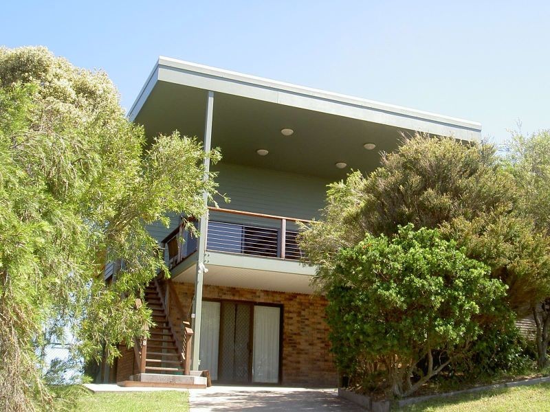 18 High Street, Hallidays Point NSW 2430