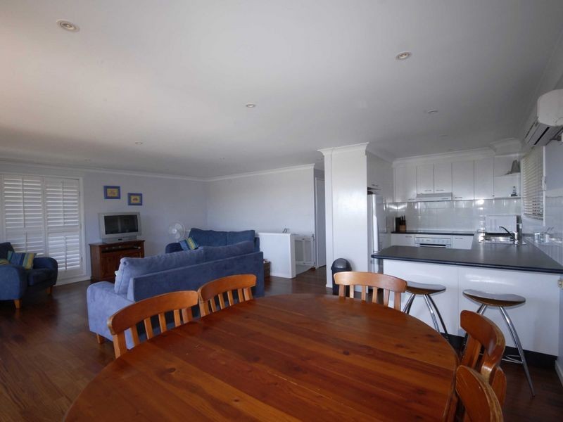 18 High Street, Hallidays Point NSW 2430