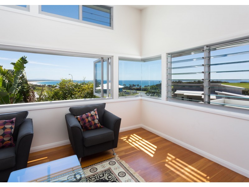 13 Torquay Circuit, Hallidays Point NSW 2430