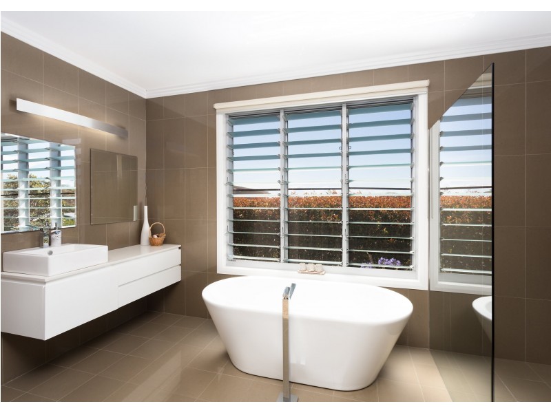 13 Torquay Circuit, Hallidays Point NSW 2430