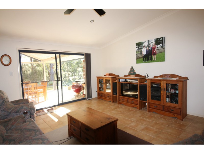 12B Woodlands Drive, Hallidays Point NSW 2430