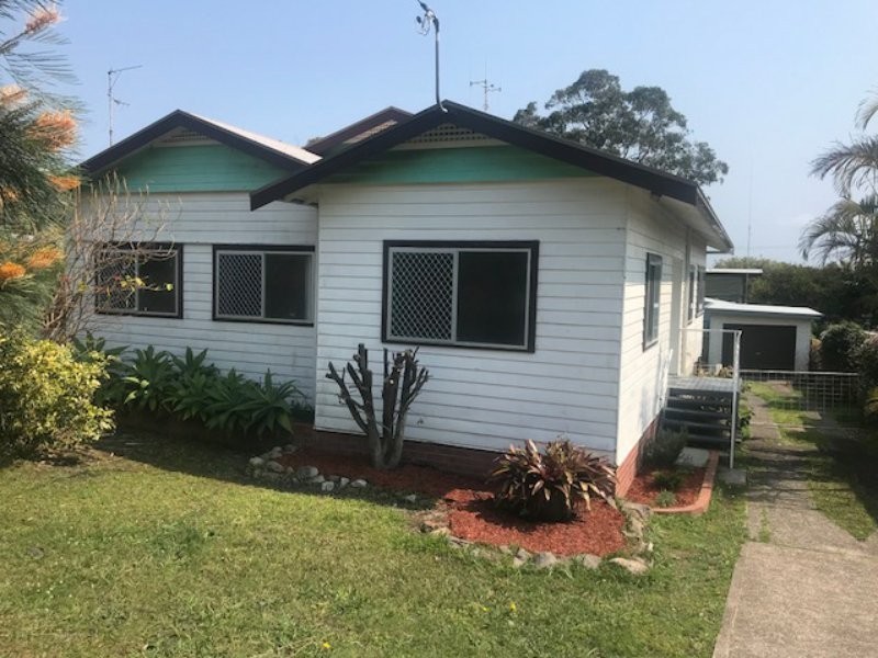 9 Alice Street, Forster NSW 2428