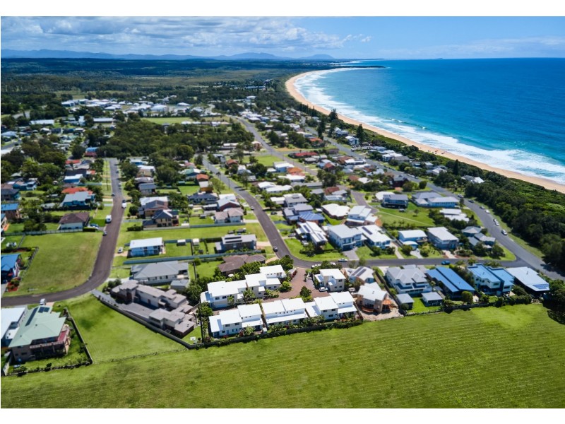 10/33-37 Emerald Drive, Diamond Beach NSW 2430