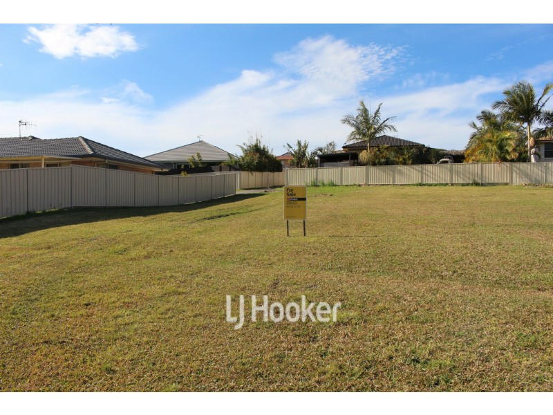 12 Bellevue Place, Hallidays Point NSW 2430