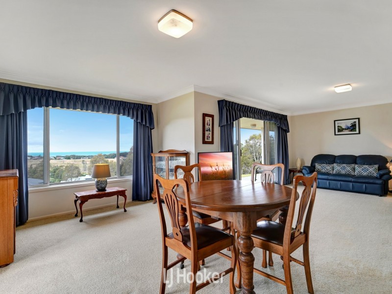 1 Bombora Place, Hallidays Point NSW 2430