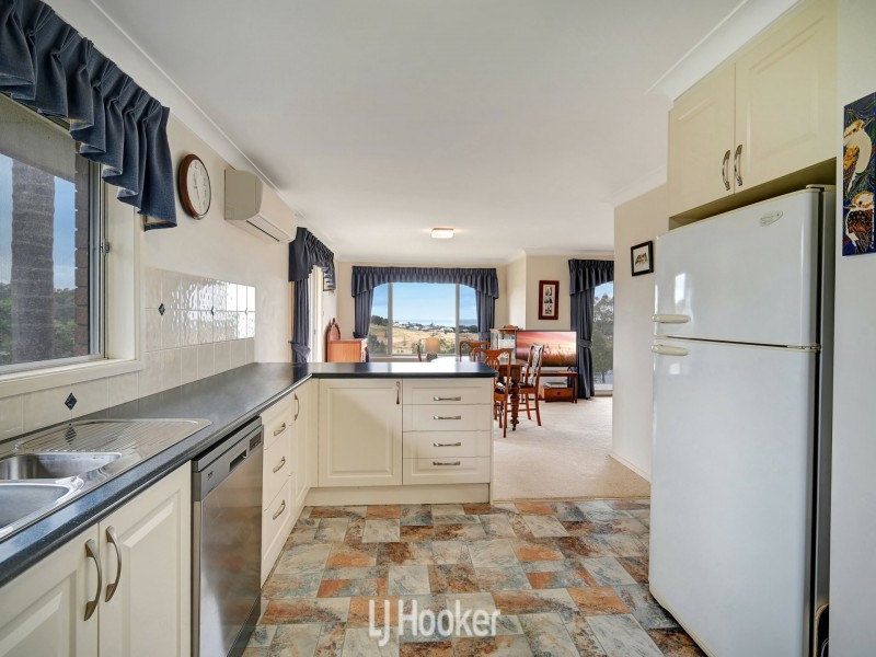 1 Bombora Place, Hallidays Point NSW 2430