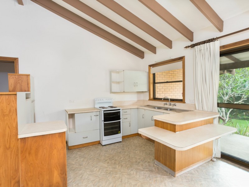 6 Redhead Road, Hallidays Point NSW 2430