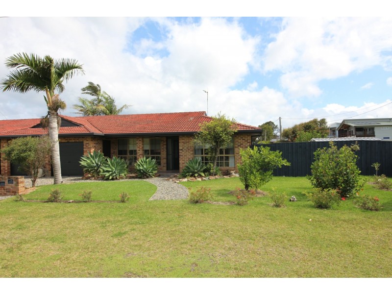 2/27 Diamond Drive, Diamond Beach NSW 2430