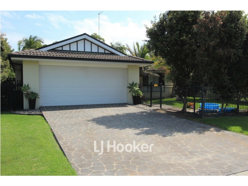 6 Devoy Place, Hallidays Point NSW 2430
