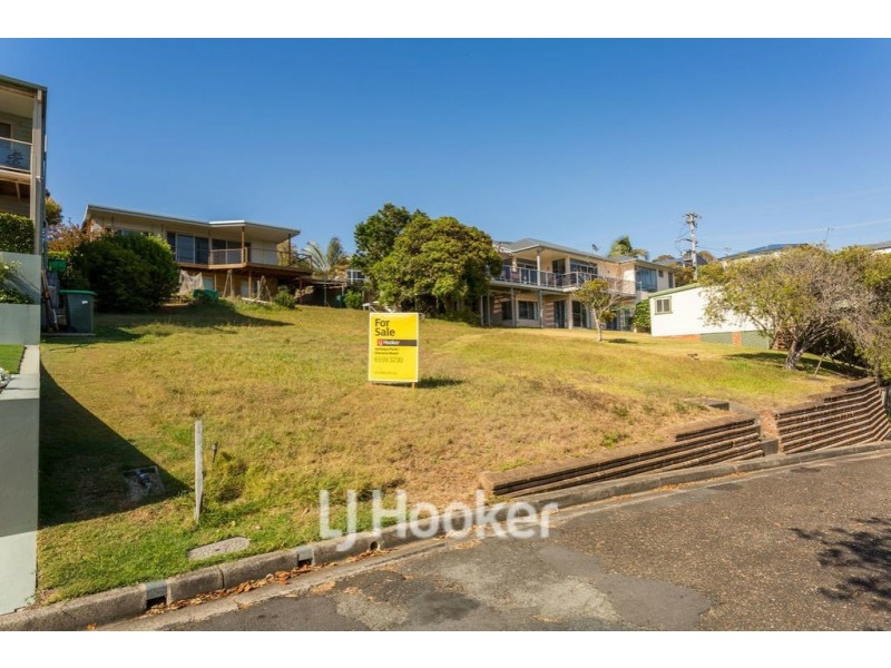 8 Callemondah Lane, Black Head NSW 2430