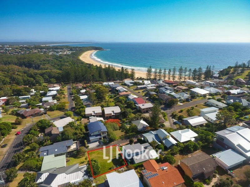 8 Callemondah Lane, Black Head NSW 2430