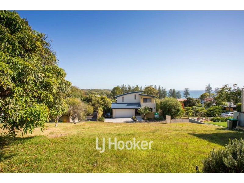 8 Callemondah Lane, Black Head NSW 2430