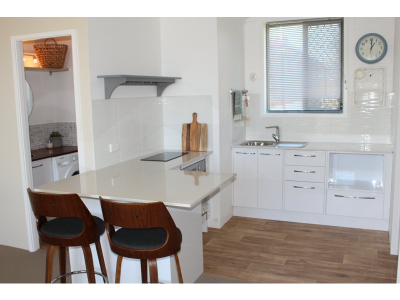 9/5 Lake Street, Forster NSW 2428