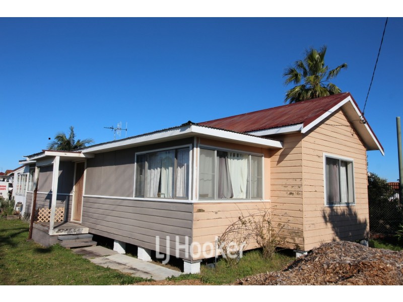 22 The Lakes Way, Forster NSW 2428
