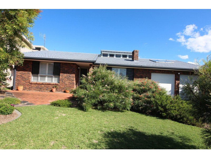 40 High Street, Hallidays Point NSW 2430