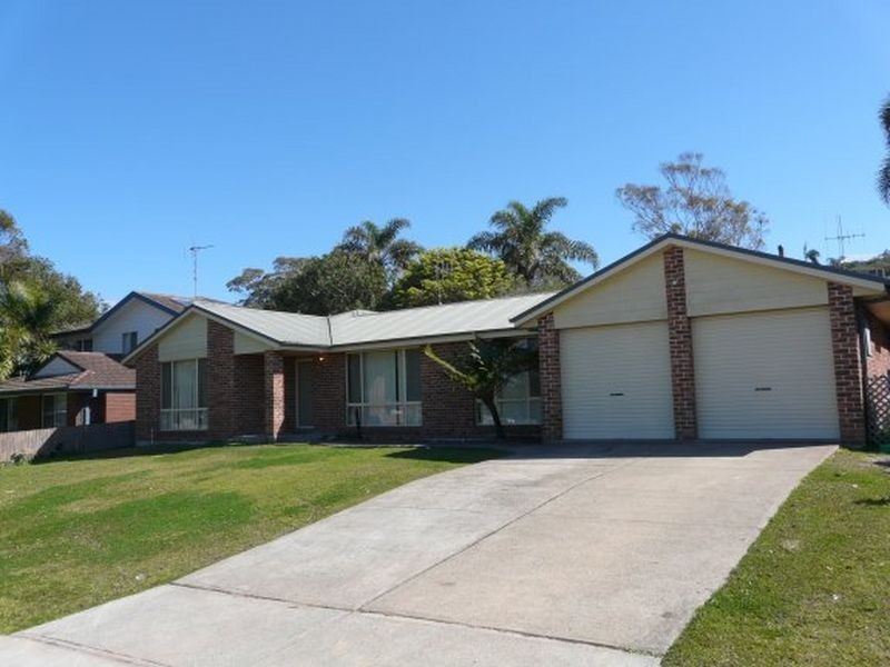 2 Hope Street, Hallidays Point NSW 2430