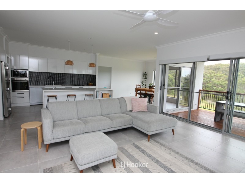 14 Torquay Circuit, Red Head NSW 2430