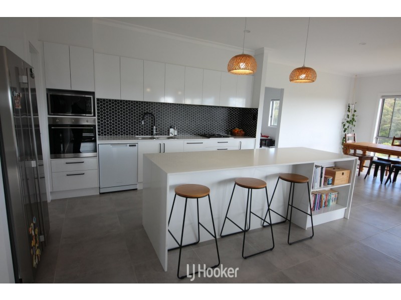 14 Torquay Circuit, Red Head NSW 2430