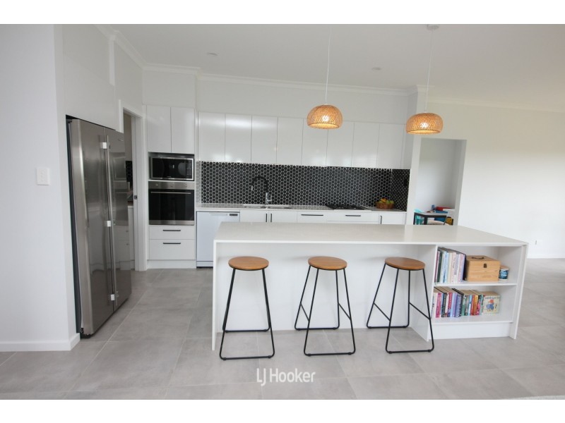 14 Torquay Circuit, Red Head NSW 2430