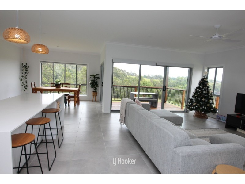 14 Torquay Circuit, Red Head NSW 2430