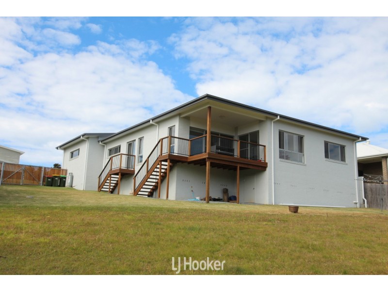 14 Torquay Circuit, Red Head NSW 2430