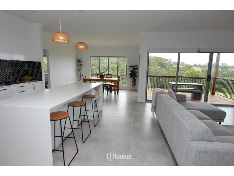 14 Torquay Circuit, Red Head NSW 2430