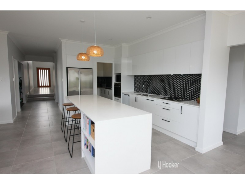 14 Torquay Circuit, Red Head NSW 2430