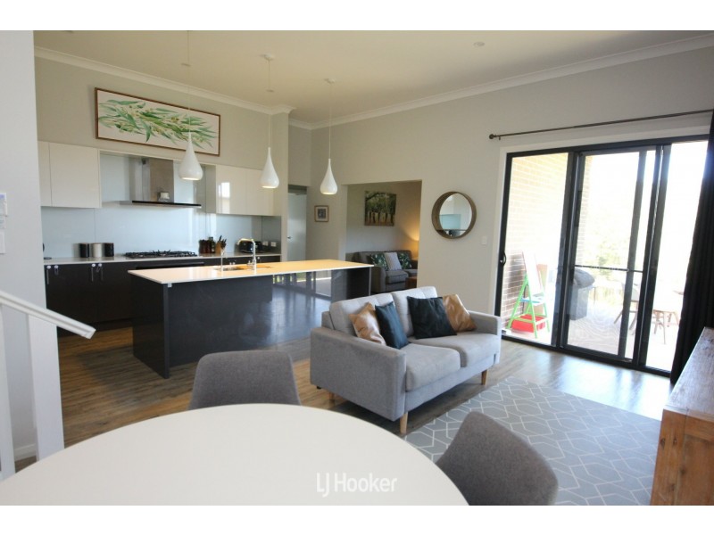 12 Torquay Circuit, Red Head NSW 2430