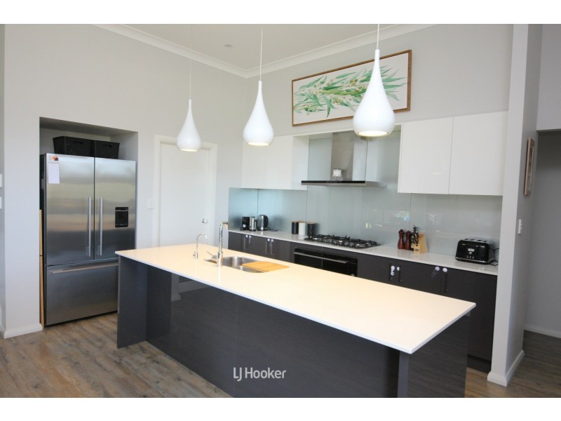 12 Torquay Circuit, Red Head NSW 2430