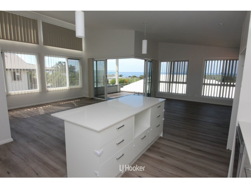 24 Emerald Drive, Diamond Beach NSW 2430