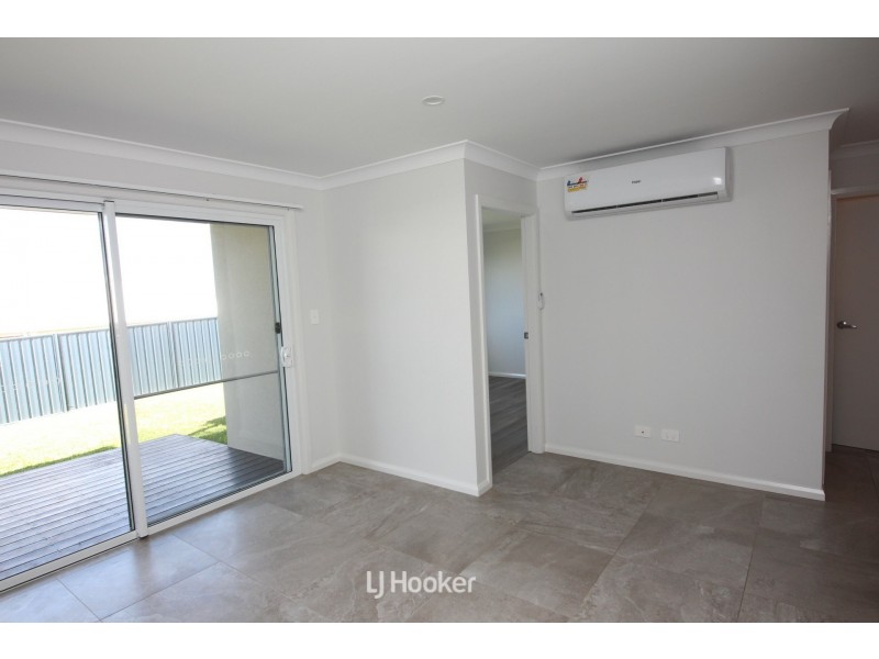 24 Emerald Drive, Diamond Beach NSW 2430