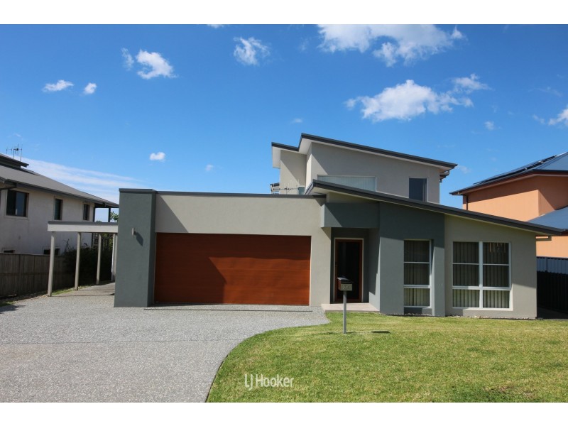 24 Emerald Drive, Diamond Beach NSW 2430