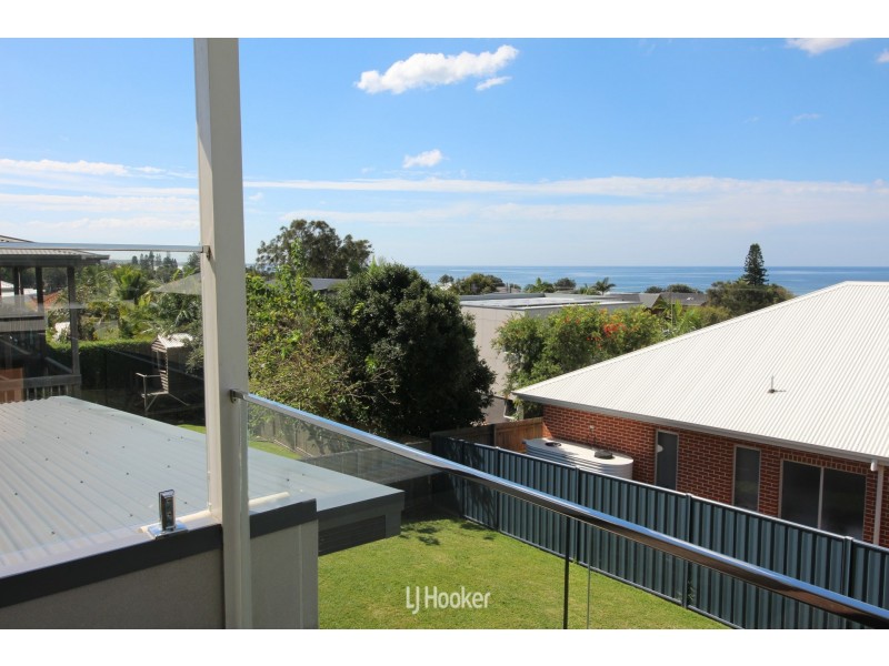 24 Emerald Drive, Diamond Beach NSW 2430