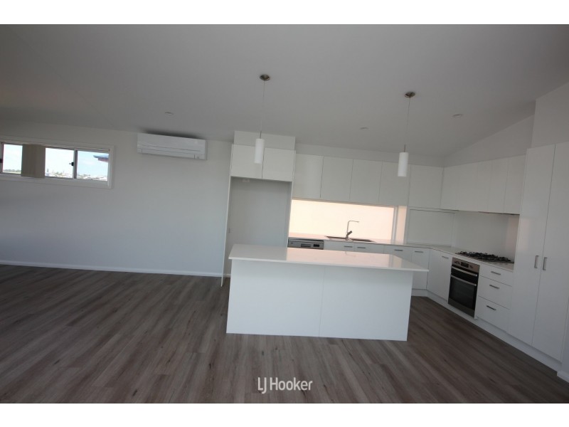 24 Emerald Drive, Diamond Beach NSW 2430