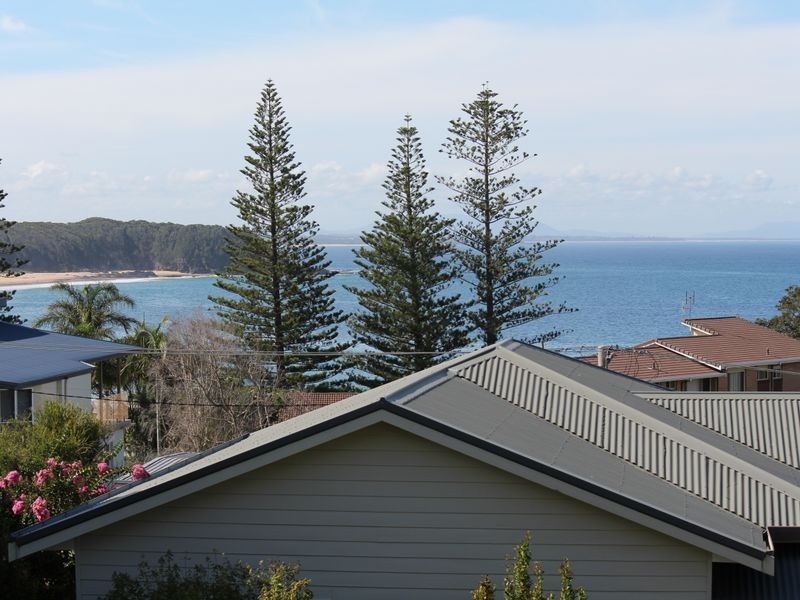 14 William Street, Black Head NSW 2430