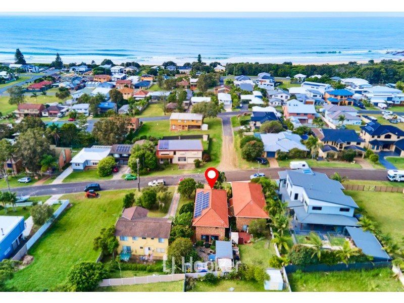 19 Escapade Avenue, Diamond Beach NSW 2430