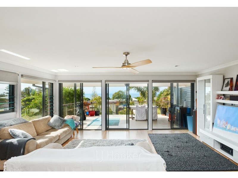 19 Escapade Avenue, Diamond Beach NSW 2430