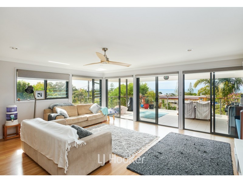 19 Escapade Avenue, Diamond Beach NSW 2430