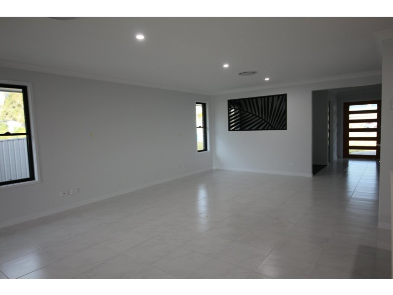 23 Edgewater Drive, Diamond Beach NSW 2430