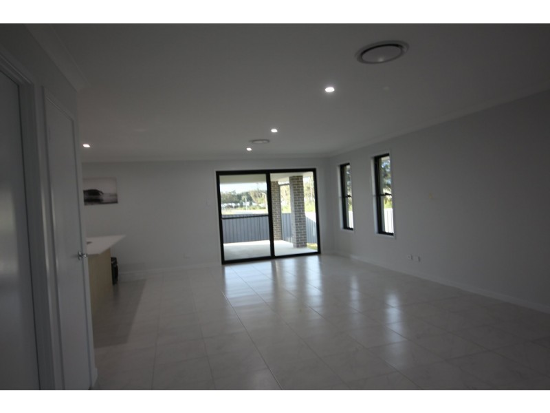 23 Edgewater Drive, Diamond Beach NSW 2430