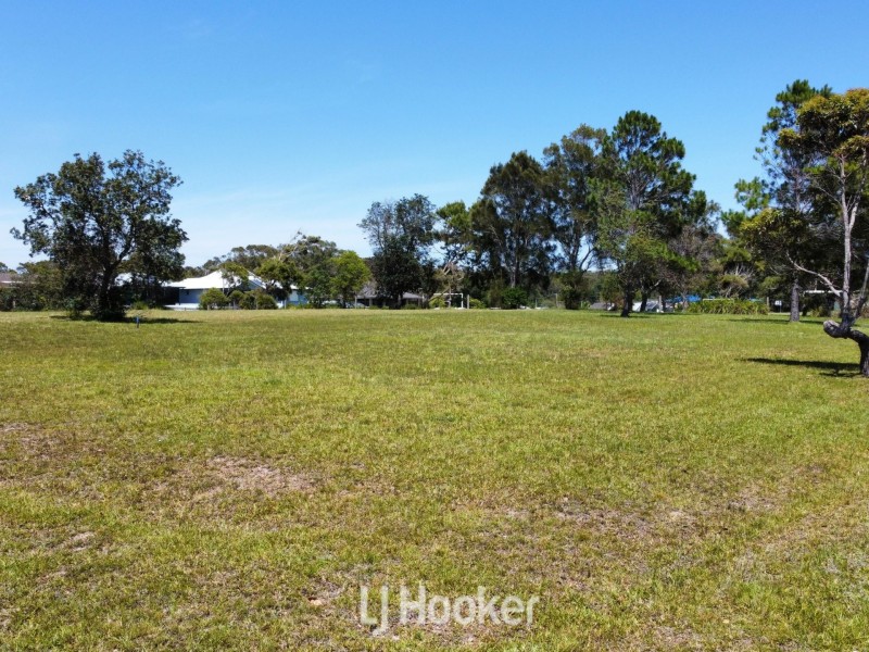 68 Anniversary Drive, Diamond Beach NSW 2430
