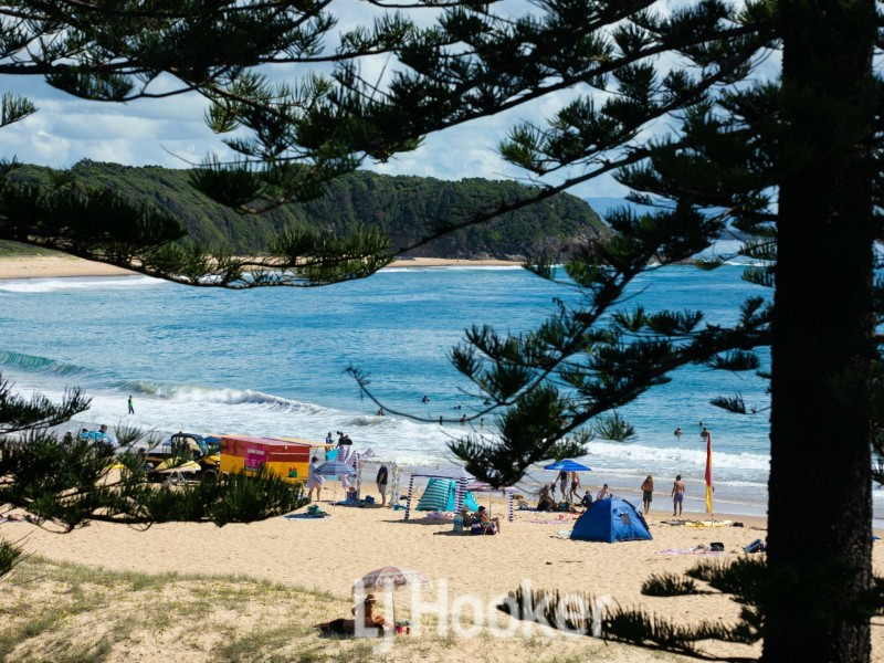 15 Main Street, Black Head NSW 2430