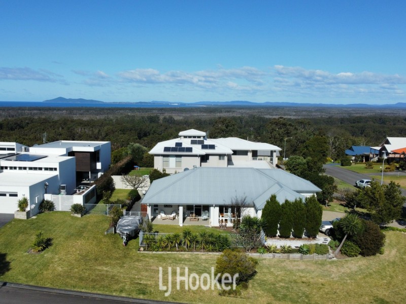 1 Lake View Way, Tallwoods Village NSW 2430