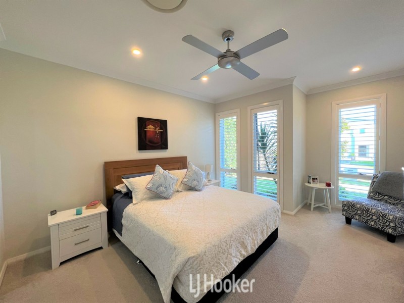 1 Lake View Way, Tallwoods Village NSW 2430