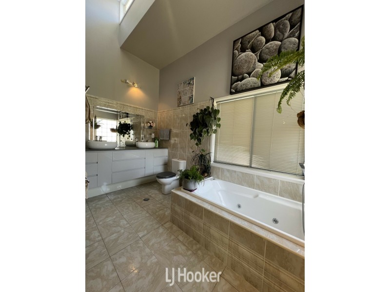 22 The Knoll, Tallwoods Village NSW 2430