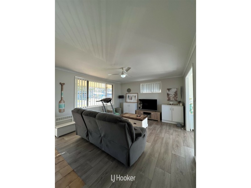 14 Emerald Drive, Diamond Beach NSW 2430