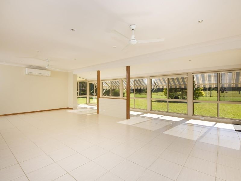 17 Woodlands Drive, Hallidays Point NSW 2430