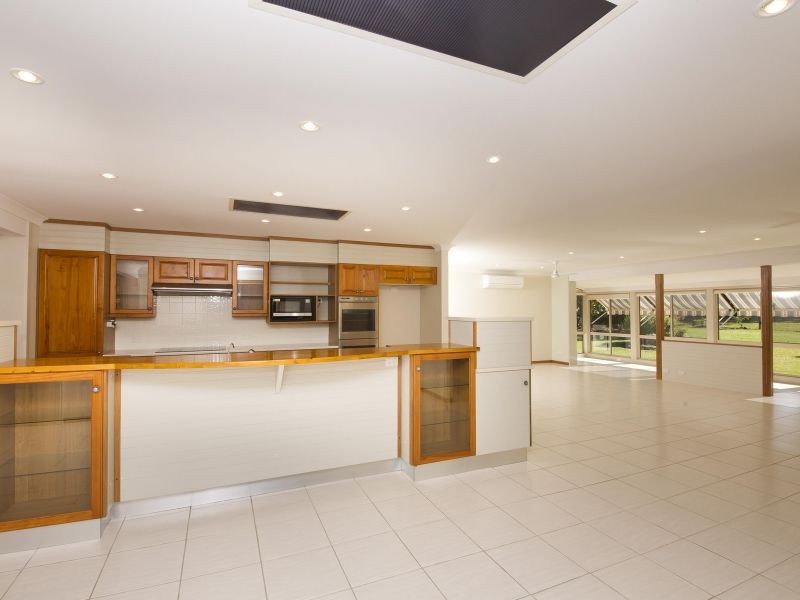 17 Woodlands Drive, Hallidays Point NSW 2430