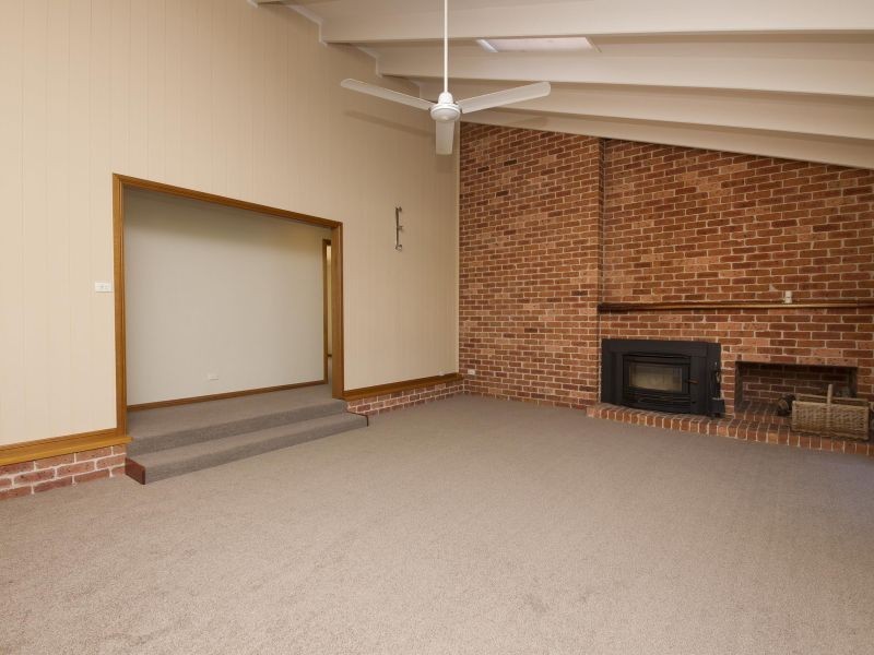 17 Woodlands Drive, Hallidays Point NSW 2430